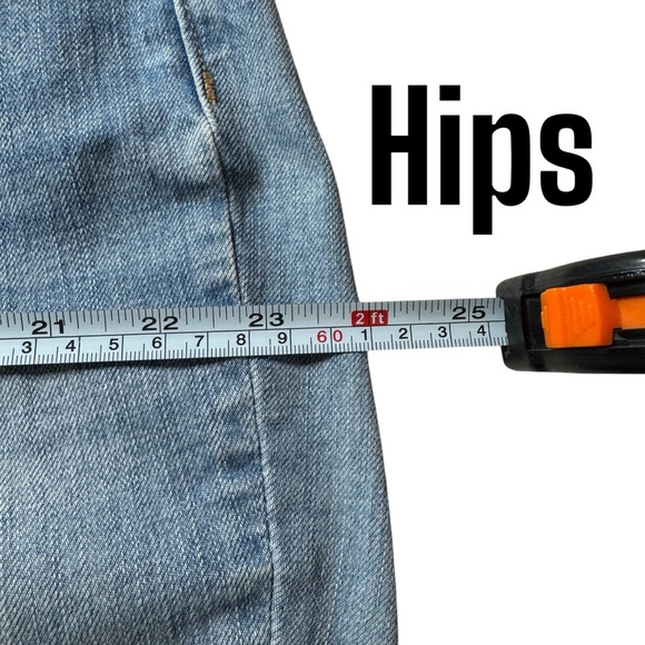 Old Navy Boyfriend Skinny distressed light wash denim jeans women’s 14 Regular - Picture 8 of 10